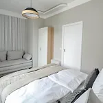 Japanese Design 3Bdr Apartment In A Vibrant Area