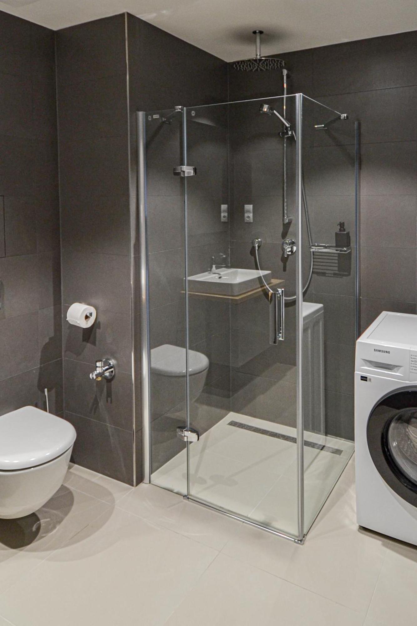 Japanese Design 3bdr In A Vibrant Area * Praga